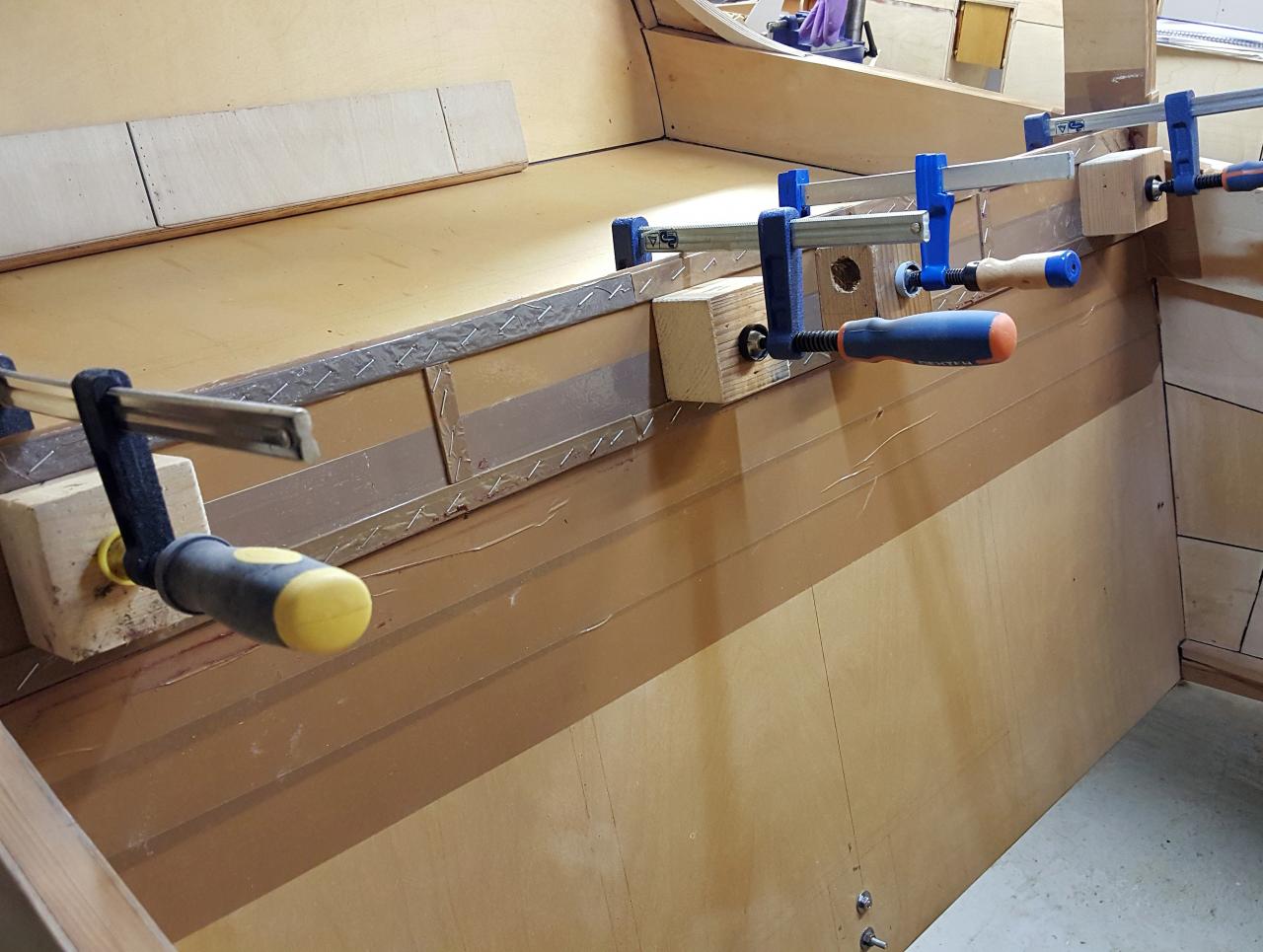 Coffrage avant de la réhausse.