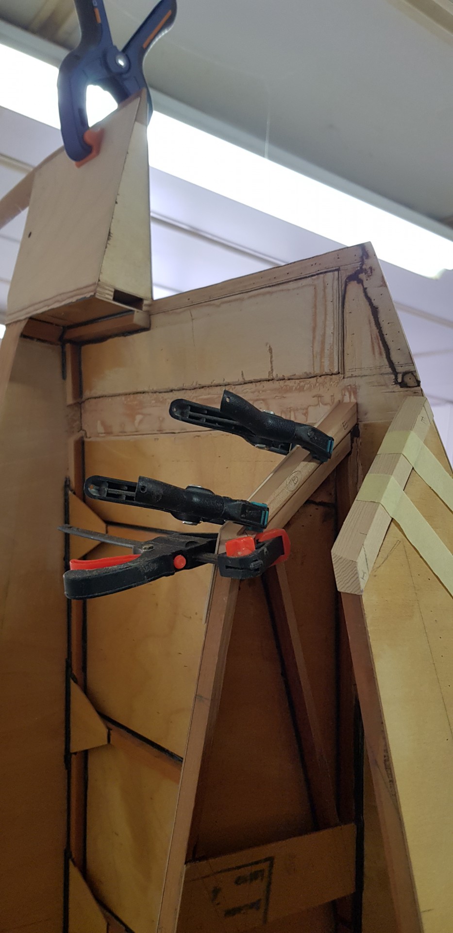 Cas particulier de la nervure diagonale et B.