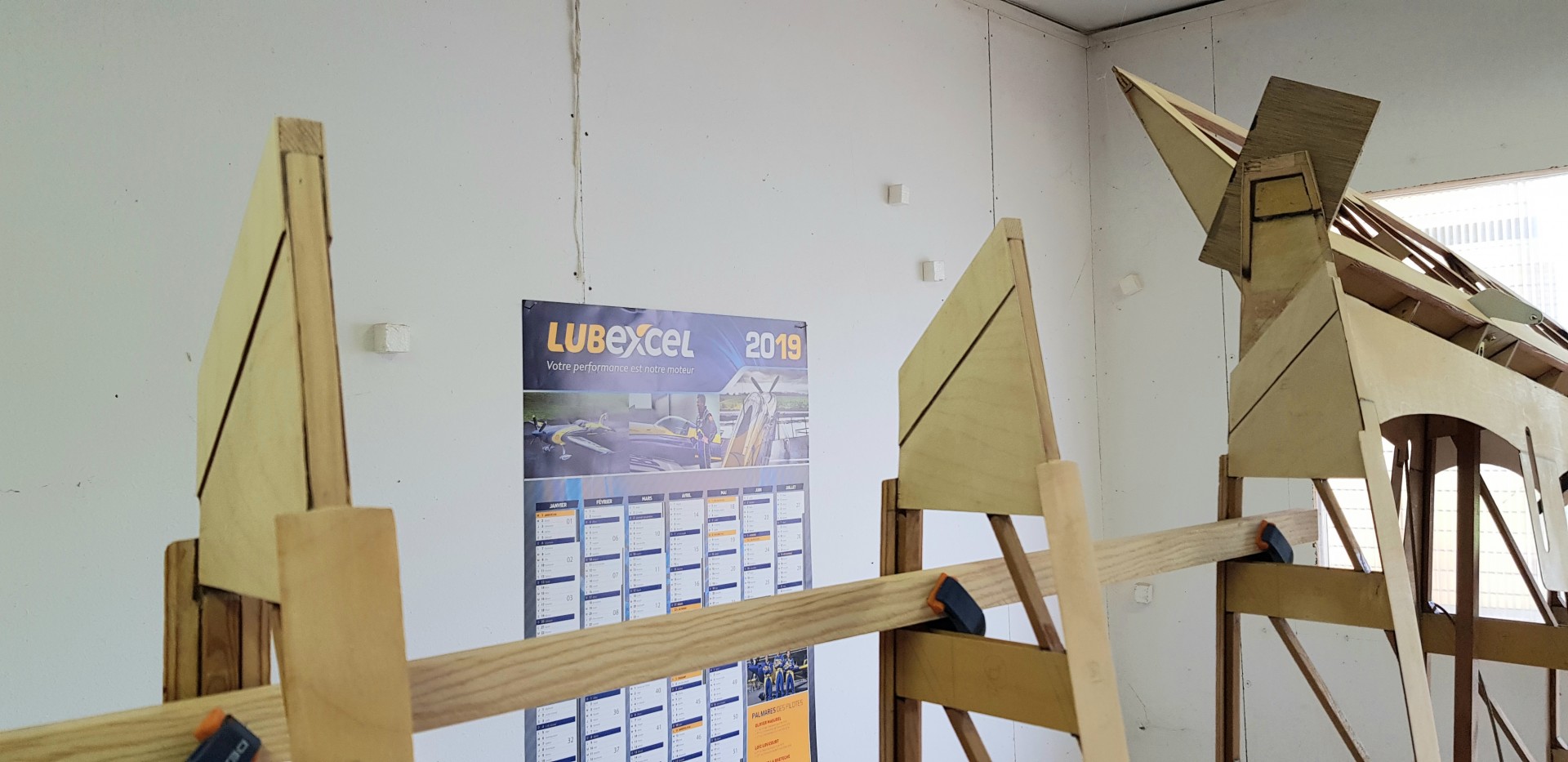 Arasement des rallonges de queues de nervures.