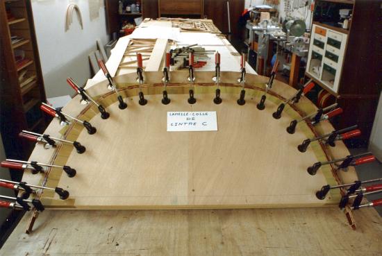Fabrication d'un lamellé-collé de cintre C.