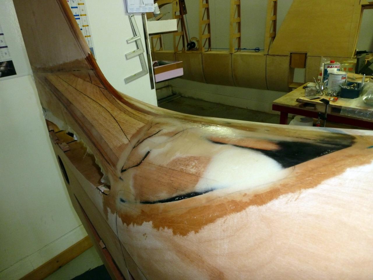 Stratification du raccord fuselage / plan vertical.